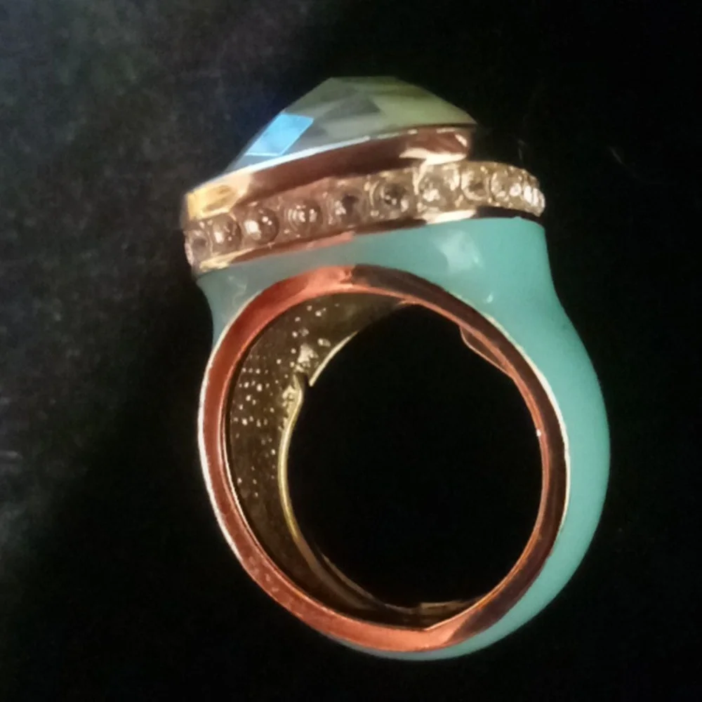 Kenneth jay Lane Teal enamel ring gold tone multi faceted Lucite gem. Statement
